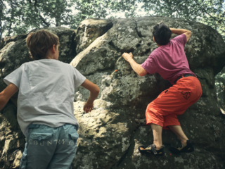 Escalade à Auvernaux, près de Fontainebleau par Laurence Bichon
