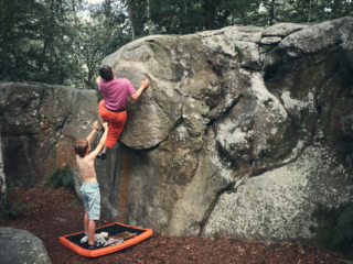 Escalade à Auvernaux, près de Fontainebleau par Laurence Bichon