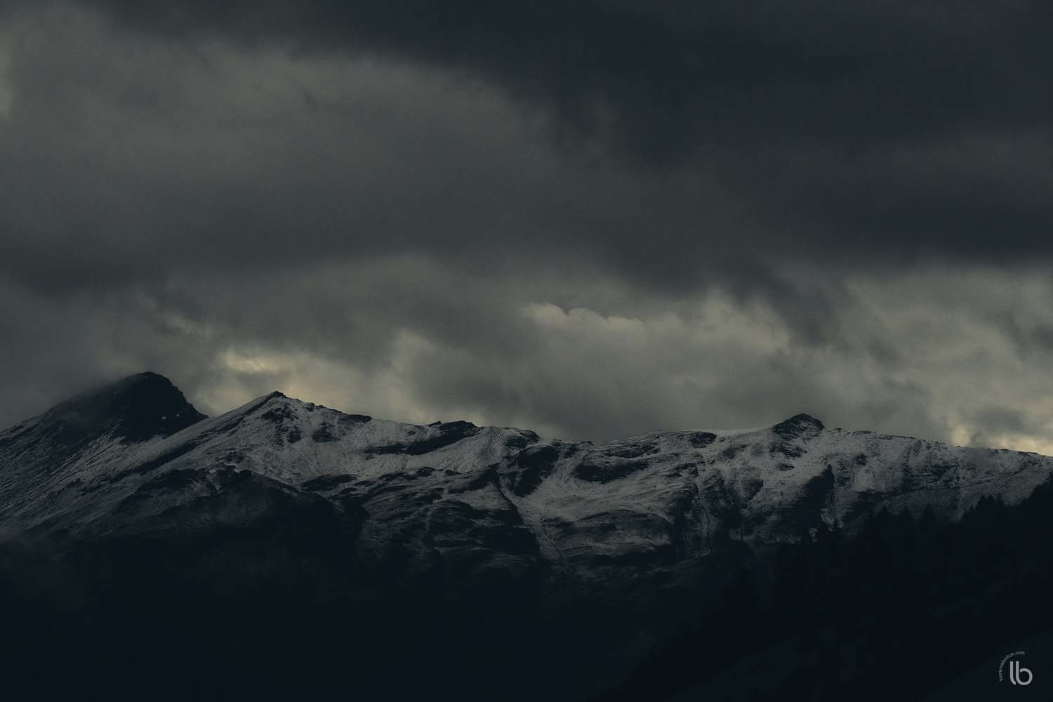 Scène de montagne dans le Queyras - Neige d'été - Alpes française - laurence bichon
