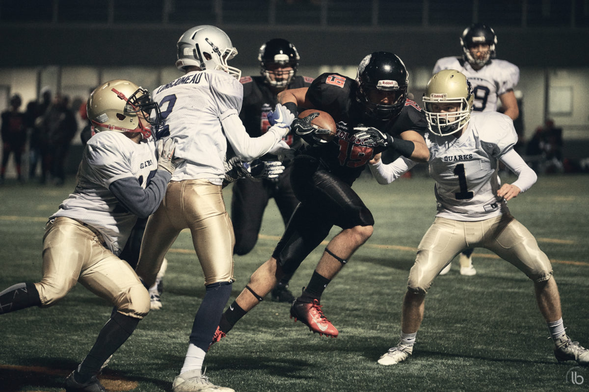 Football americain junior - molosses face aux quarks - laurence bichon photographe