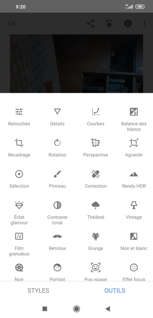 Capture d'écran de la page des outils proposés dans l'application Snapseed.